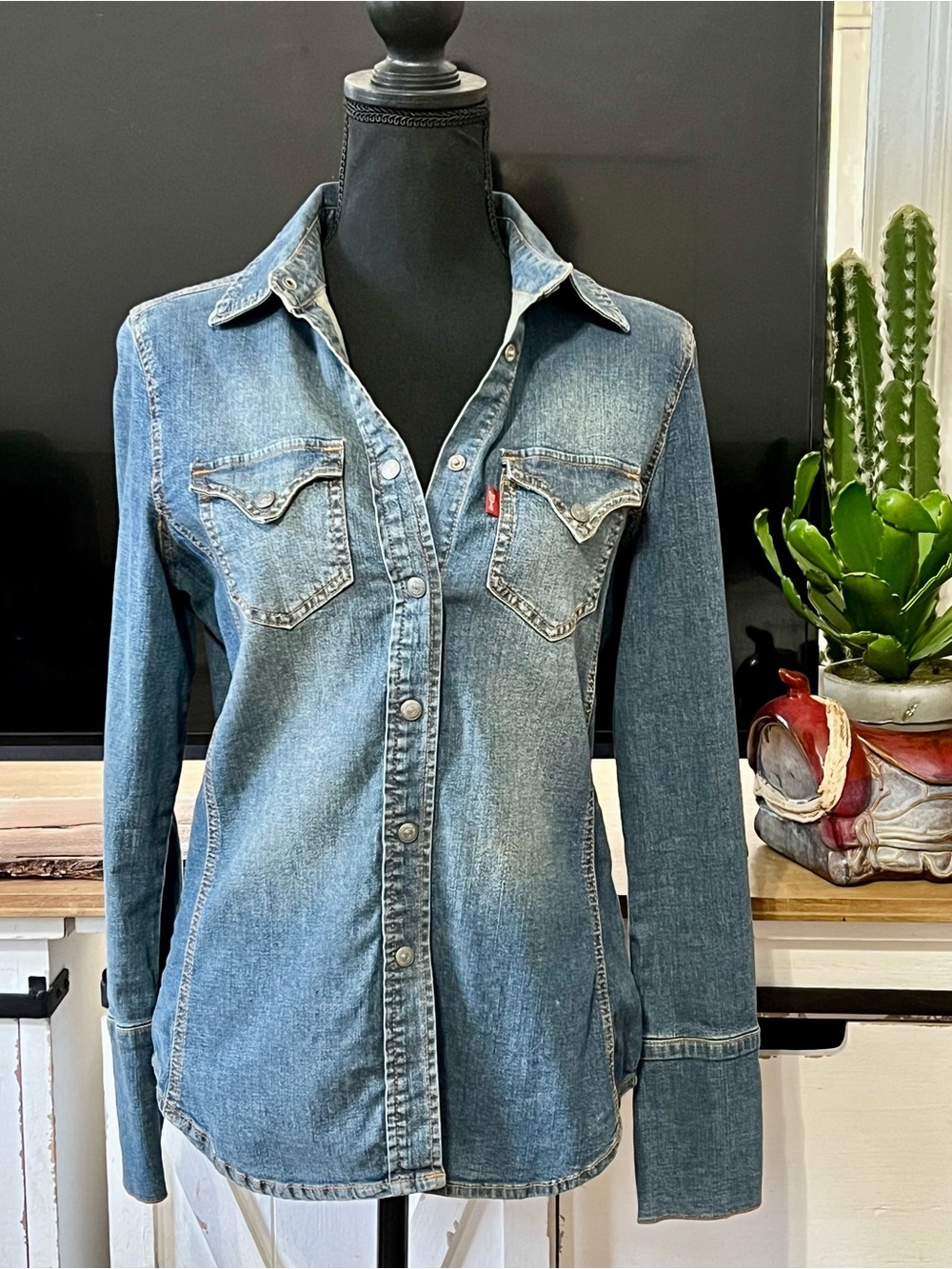 Vintage Levi’s Denim Shirt Size Small